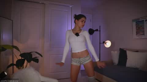 Snapshot of zlicious chatting on 6, 1, 2026 Zara Join next live at 5PM EST online show from 6, 1, 2026