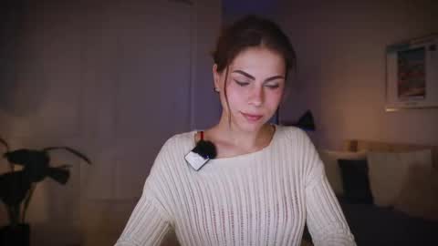 Snapshot of zlicious chatting on 4, 2, 2026 Zara Join next live at 5PM EST online show from 4, 2, 2026