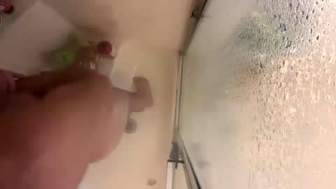 Snapshot of zmr250rich chatting on 23, 11, 2025 here4fun online show from 23, 11, 2025