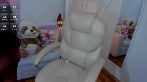 Snapshot of zobe_love chatting on 17, 12, 2024 Zobe Love online show from 17, 12, 2024