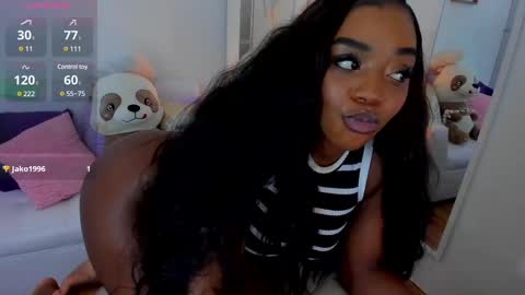 Snapshot of zobe_love chatting on 25, 2, 2025 Zobe Love online show from 25, 2, 2025