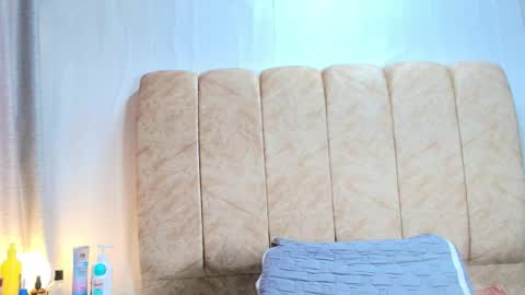 Snapshot of zoe_curvy chatting on 14, 1, 2026 Zoe online show from 14, 1, 2026