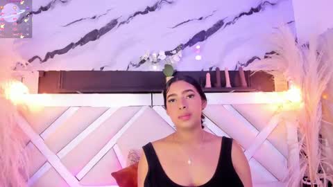 Snapshot of zoe_johnsonn1 chatting on 15, 5, 2026 Zoey online show from 15, 5, 2026