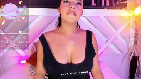 Snapshot of zoe_johnsonn1 chatting on 8, 6, 2026 Zoey online show from 8, 6, 2026