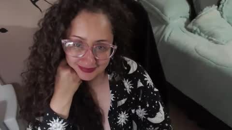 Zoe Koller online show from 21, 11, 2025