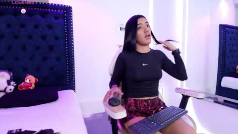 Snapshot of zoe_m00n chatting on 18, 5, 2026 zoe online show from 18, 5, 2026