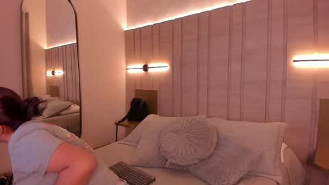 zoe_mhendez online show from 10, 2, 2026