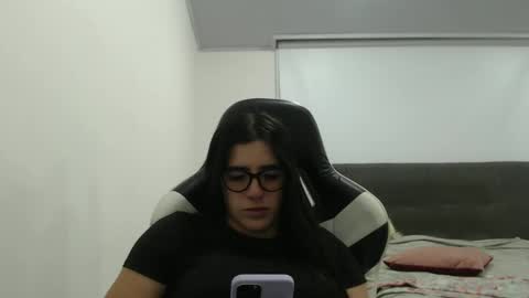 Snapshot of zoe_mill33r chatting on 3, 3, 2026 Zoe online show from 3, 3, 2026