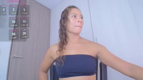 Snapshot of zoe_moon85 chatting on 28, 10, 2025 zoe online show from 28, 10, 2025