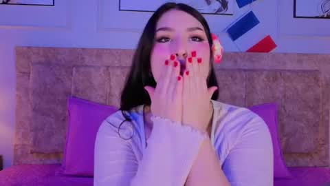 Snapshot of zoe_moon__ chatting on 4, 7, 2026 zoe_moon__ online show from 4, 7, 2026