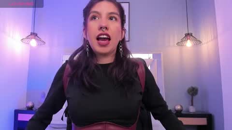 zoe_moreau online show from 3, 3, 2026