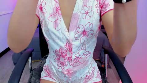 zoe_moreau online show from 7, 4, 2026