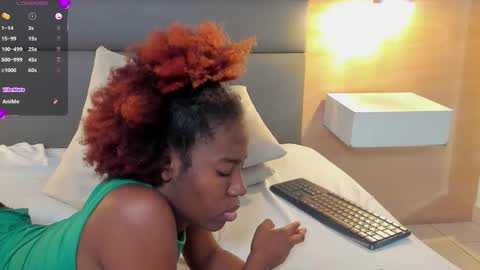 Snapshot of zoe_novakk chatting on 21, 10, 2025 Zoe Novakk online show from 21, 10, 2025