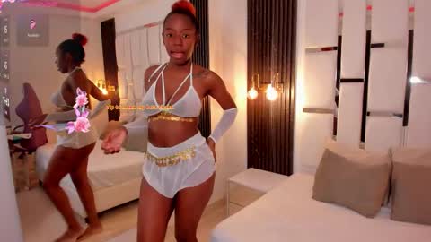 Snapshot of zoe_novakk chatting on 7, 11, 2025 Zoe Novakk online show from 7, 11, 2025