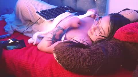 Snapshot of zoe_sexy69 chatting on 5, 3, 2025 ZOE online show from 5, 3, 2025