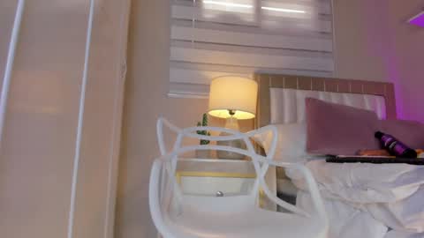 Snapshot of zoe_sky_ chatting on 9, 1, 2025 Hi guys i am Zoe online show from 9, 1, 2025