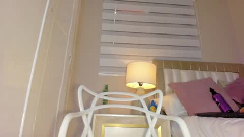 Snapshot of zoe_sky_ chatting on 17, 1, 2025 Hi guys i am Zoe online show from 17, 1, 2025