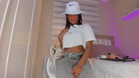 Snapshot of zoe_sky_ chatting on 5, 2, 2025 Hi guys i am Zoe online show from 5, 2, 2025