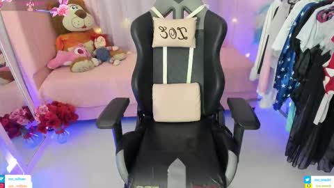 zoe_sullivan_ online show from 19, 2, 2026