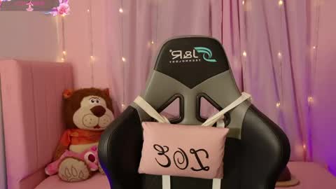zoe_sullivan_ online show from 15, 5, 2026