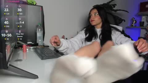 Snapshot of zoeconti chatting on 21, 11, 2025 Zoe online show from 21, 11, 2025