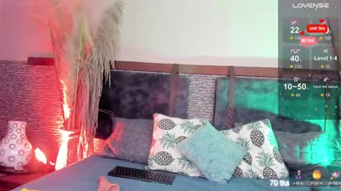 Snapshot of zoee_23 chatting on 2, 12, 2024 Zoe online show from 2, 12, 2024