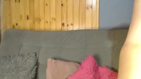 Snapshot of zoee_t chatting on 15, 9, 2025 Zoee online show from 15, 9, 2025