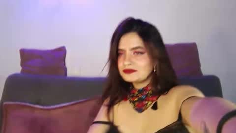 Snapshot of zoee_t chatting on 31, 10, 2025 Zoee online show from 31, 10, 2025