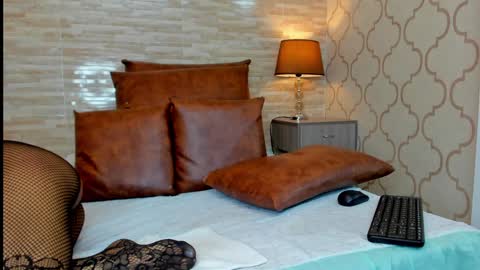 Snapshot of zoeesmitth chatting on 5, 12, 2024 ZoeeSmitth online show from 5, 12, 2024