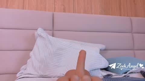Snapshot of zoehangel chatting on 29, 5, 2026 Zoe online show from 29, 5, 2026