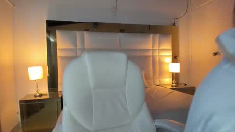 zoei_moon online show from 10, 2, 2026