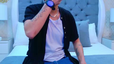 Zoe Krug online show from 1, 11, 2025