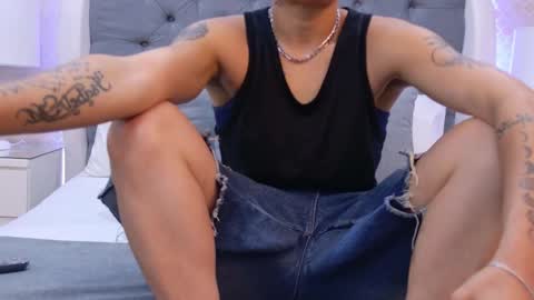 Zoe Krug online show from 26, 11, 2025