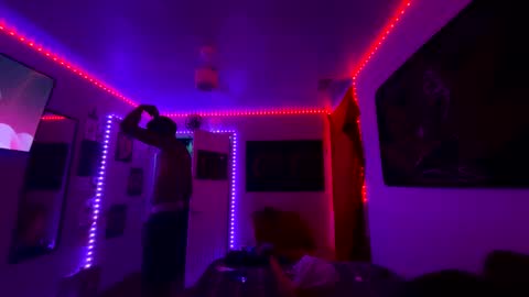 LovelyLatin25 online show from 4, 2, 2025