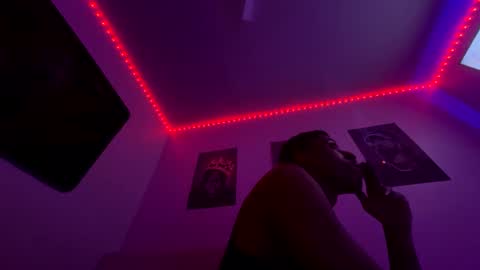 LovelyLatin25 online show from 5, 2, 2025