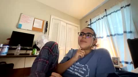 LovelyLatin25 online show from 1, 10, 2025