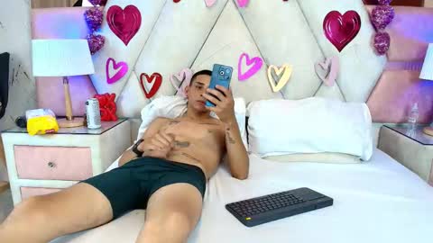 zoelucas online show from 16, 9, 2025