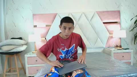 zoelucas online show from 13, 10, 2025