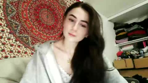 zoepleasing online show from 7, 3, 2025