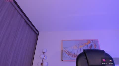 Zoe Presley  online show from 9, 1, 2025