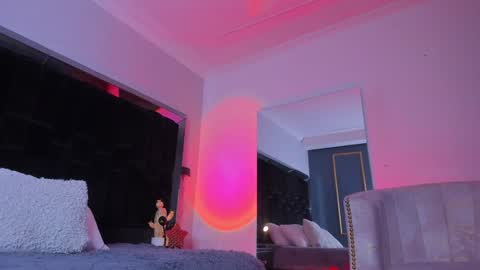 zoevidal_ online show from 25, 1, 2025