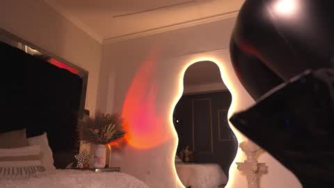 zoevidal_ online show from 27, 10, 2025