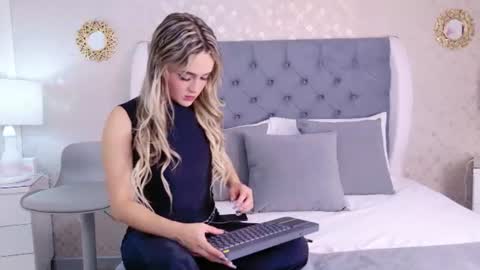 Snapshot of zoewilliis chatting on 10, 7, 2026 ZoeWilliis online show from 10, 7, 2026