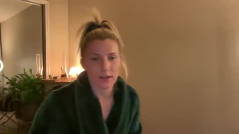 Zoeydanner online show from 7, 2, 2025