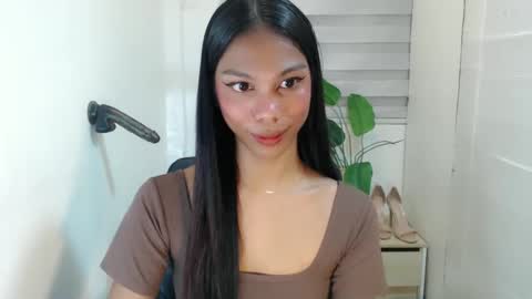 Snapshot of zoeygorgeous19 chatting on 4, 2, 2025 zoey online show from 4, 2, 2025