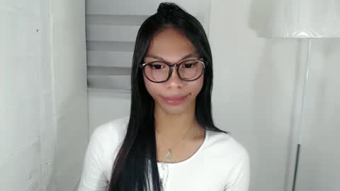 Snapshot of zoeygorgeous19 chatting on 8, 3, 2025 zoey online show from 8, 3, 2025