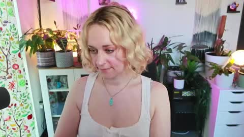 Zoey Ryan online show from 28, 3, 2026