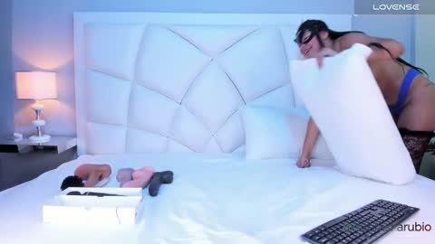 Snapshot of zoeysnow chatting on 10, 3, 2025 Z O E online show from 10, 3, 2025