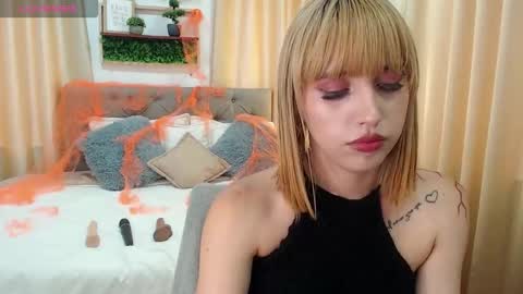 Snapshot of zohet_kriss chatting on 24, 10, 2025 CALL ME Z O H E T online show from 24, 10, 2025