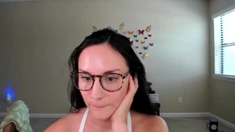 Snapshot of zoiebutterfly chatting on 13, 9, 2025 Zoie online show from 13, 9, 2025